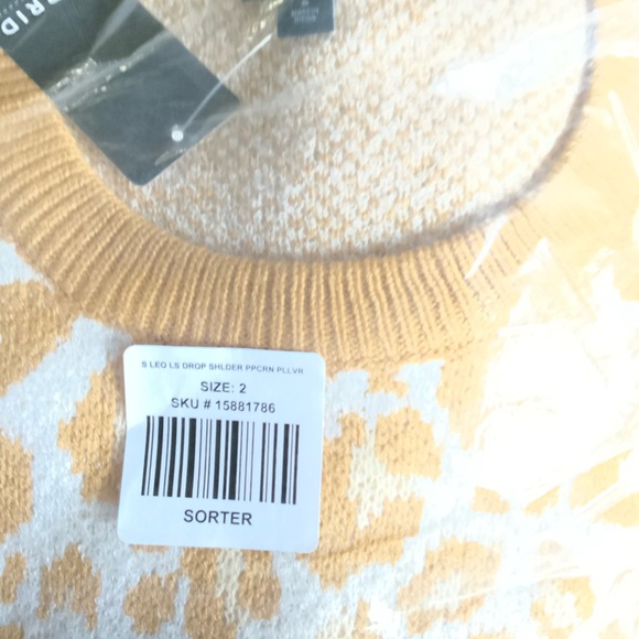 (MB) Torrid Leopard Print Sweater - Picture 6 of 6